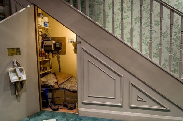 Thiết kế phòng ngủ dưới gầm cầu thang có hợp phong thủy hay không?
