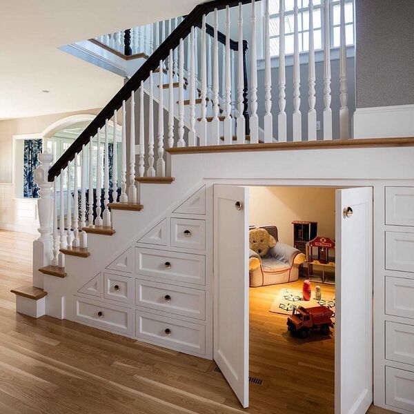 Thiết kế cửa phòng ngủ dưới gầm cầu thang có phải là lựa chọn hoàn hảo?