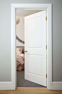 [BẬT MÍ] Kích thước và hướng phong thủy cửa phòng ngủ